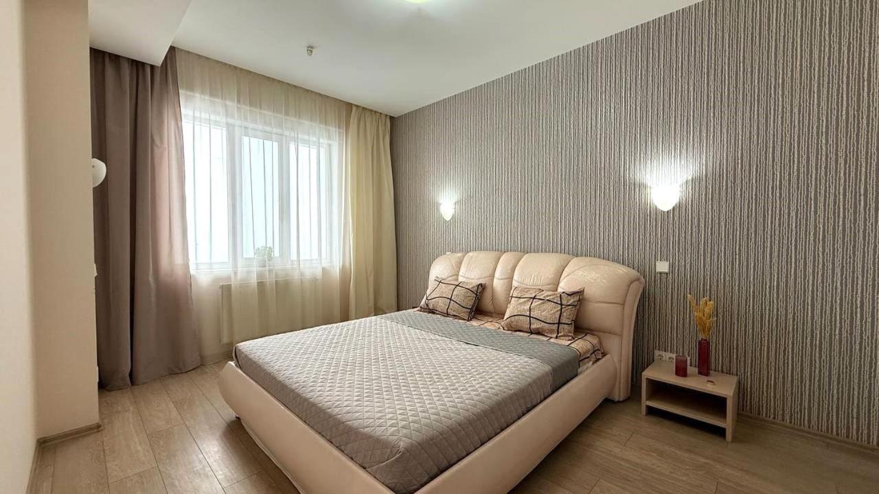Bright House On 23 Serpnya Kharkiv Eksteriør bilde