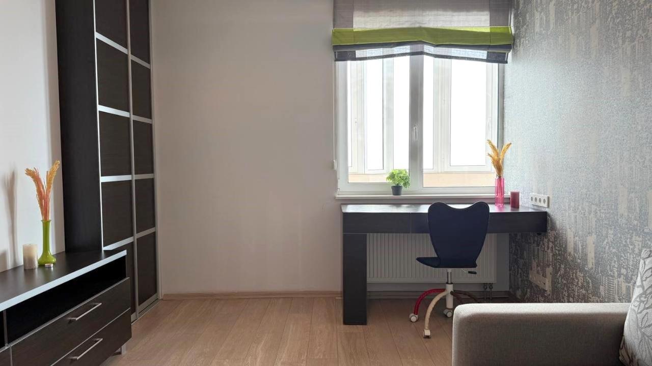 Bright House On 23 Serpnya Kharkiv Eksteriør bilde